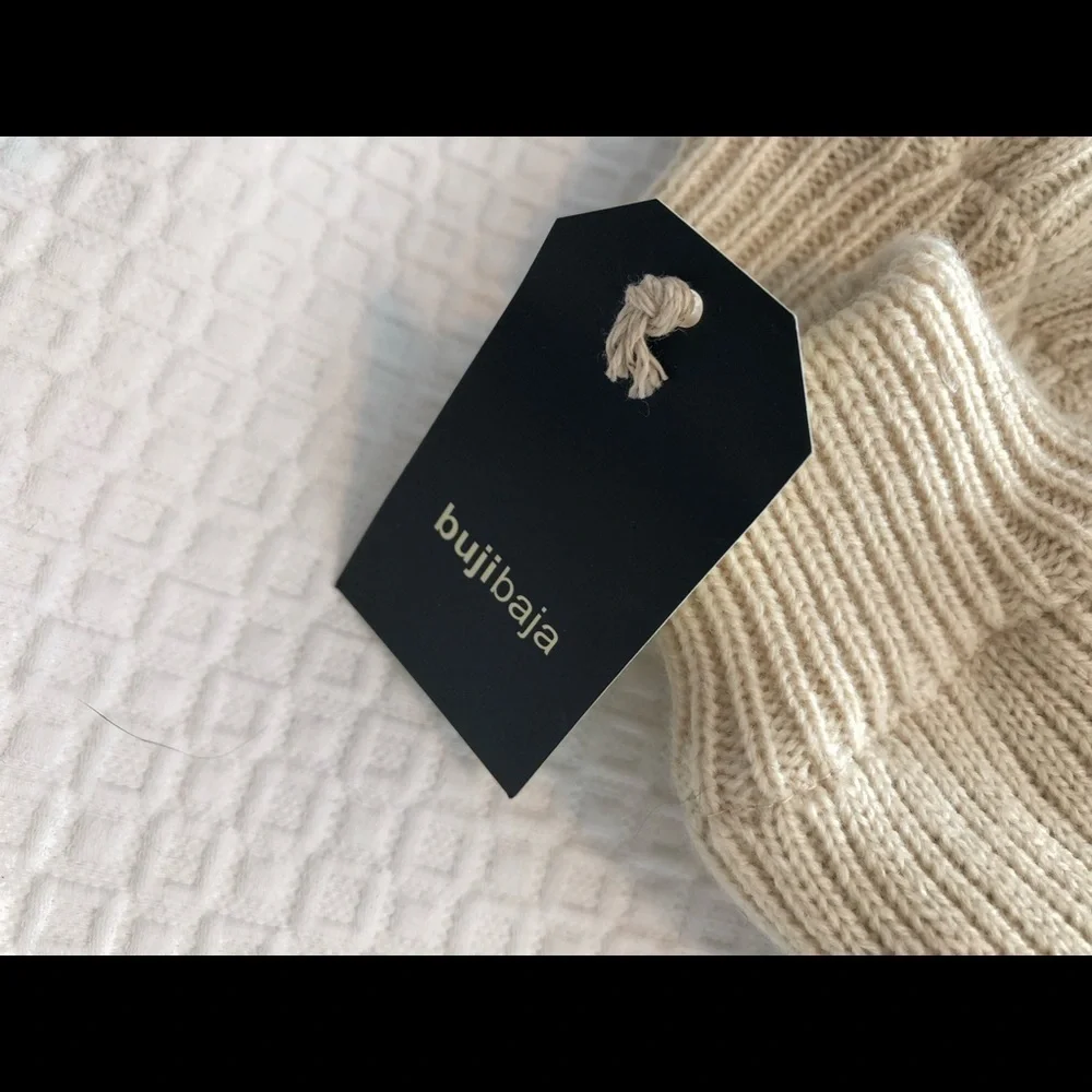 NWT Hat Attack Cozy Mittens Gloves